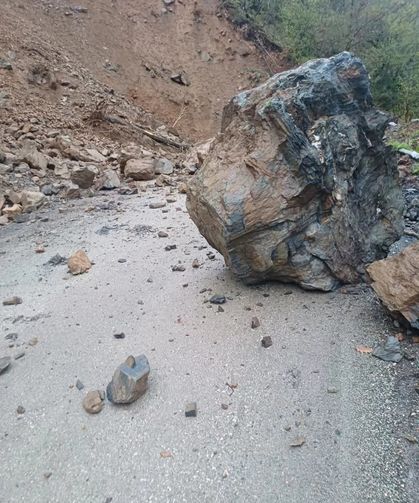 Atatepe Yolunda Heyelan