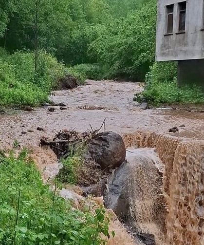 Artvin’de Sağanak Taşkın ve Heyelanlara Neden Oldu