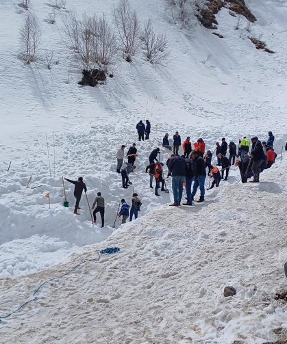 Çığ Altındaki Çoban İçin Arama Devam Ediyor