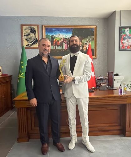 Akif Manaf’a “Demokrasi ve Barış Ödülü” Verildi