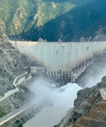 Baraj Kapakları Açıldı, Çoruh Coştu