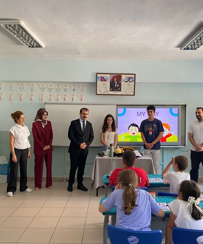 Yaz Tatilinde İngilizceyi Oyunlarla Öğreniyorlar