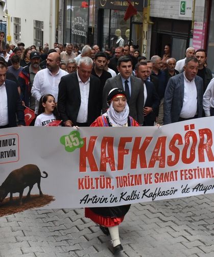 Kafkasör Coşkusu Şehri Sardı: 45. Festival Kortejle Başladı