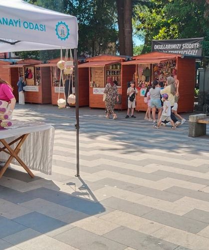 Hopa TSO Ekonomi Sokağı hizmete açıldı: Kadın emeği ve yerel üretim vitrine çıktı