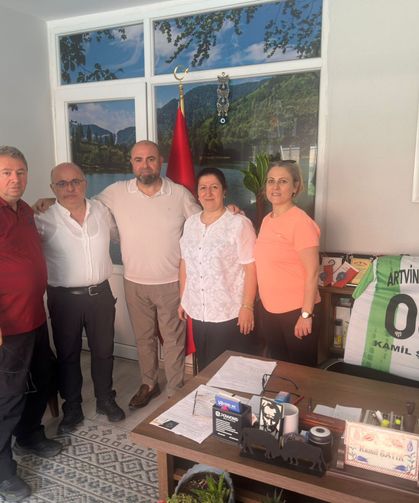 Bursa'nın sevilen Artvinli iş insanı Şatır'a Artvinspor'dan Ziyaret