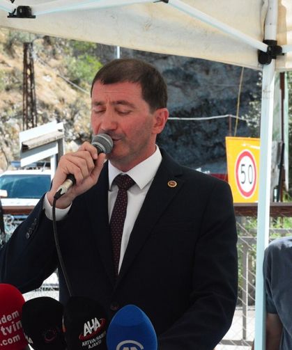 “Giriş Yolu Projesi Ardanuç'un Geleceğine Atılan Büyük Bir Adımdır”
