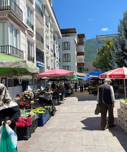 Artvin Pazarında Fiyatlar Alım Gücünü Düşürdü: Artık Gramla Ve Adetle Alınıyor