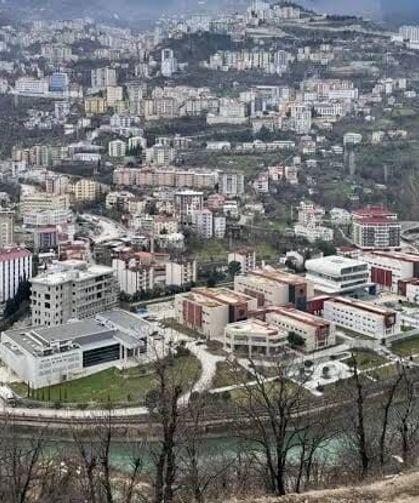Hopa'da Fuhuş Operasyonu: 10 Tutuklama, 26 Yabancı Uyruklu Şahıs Sınır Dışı Ediliyor