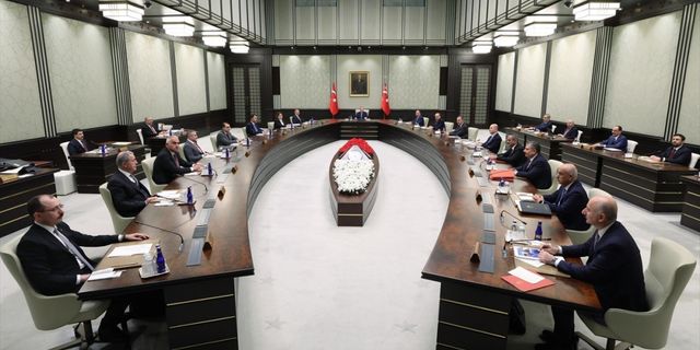 Cumhurbaşkanlığı Kabinesi üyeleri, yeniden seçilen Cumhurbaşkanı Erdoğan'ı tebrik etti