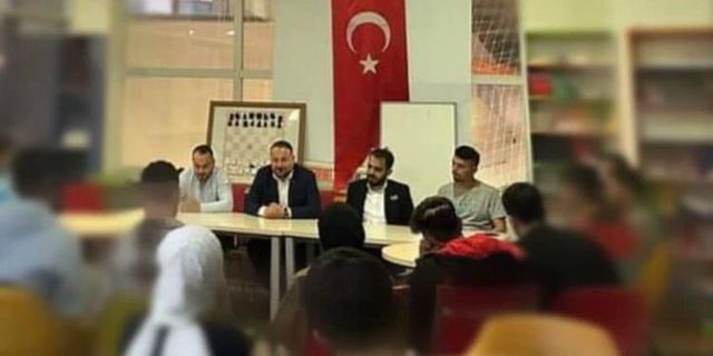 AKP’li İslamoğlu’nun devlet kurumunda toplantı yapmasına tepki yağdı