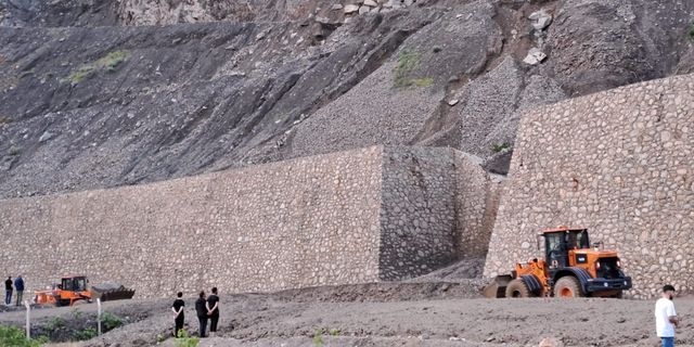 Kara yolu ulaşıma açıldı
