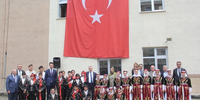 Arhavi Halk Eğitim Merkezi Yıl Sonu Sergisi Açıldı