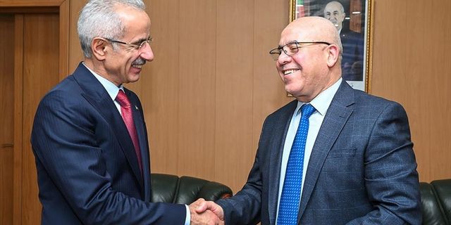 Ulaştırma ve Altyapı Bakanı Uraloğlu, Cezayir Ulaştırma Bakanı Şarfa ile ikili ilişkileri görüştü