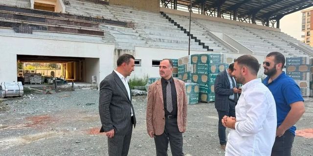 Hopa İlçe Stadı’nda Çalışmalar Devam Ediyor