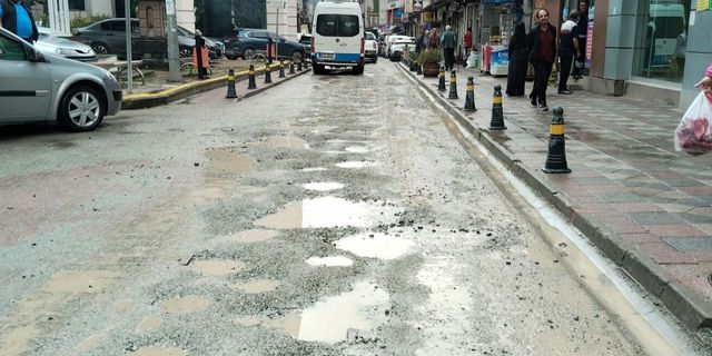 Cumhuriyet Caddesi Araç Trafiğine Kapatılıyor!