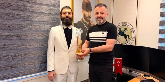 Akif Manaf “Sanat ve Barış Ödülü” ile Onurlandırıldı