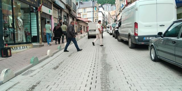 Cumhuriyet Caddesi Araç Trafiğine Kapatılıyor!