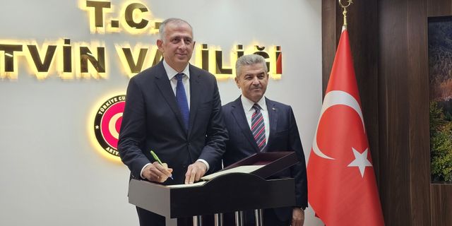 Acara Hükümet Başkanı Paparadze’den Vali Ergün’e Ziyaret