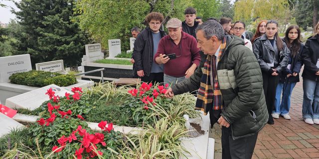 İsmet Acar’ın Mezarına Artvin Toprağı Serptiler