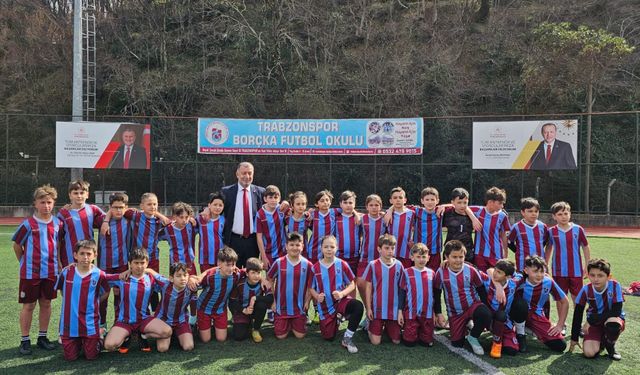 Ahmet Erdem Futbol Okulunu Ziyaret Etti