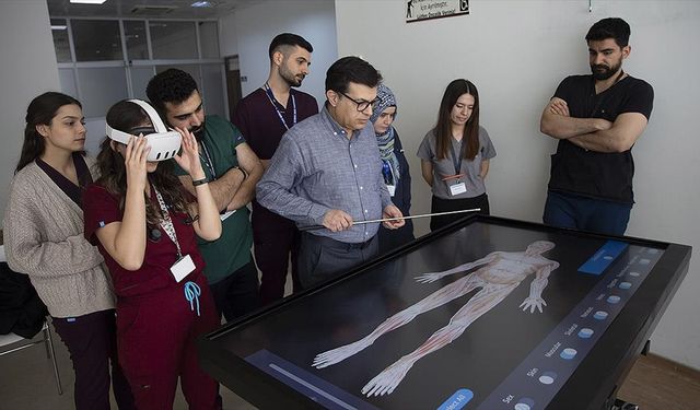 Öğrenciler Anatomiyi Sanal Ortamda Öğreniyor