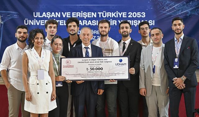 Genç Beyinler Türkiye'nin 2053 Ulaştırma Vizyonuna Projeleriyle Katkı Sağladılar