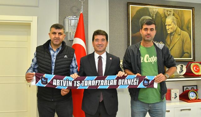Artvin Trabzonspor Taraftarları Başkan Kaya'yı Ziyaret Etti