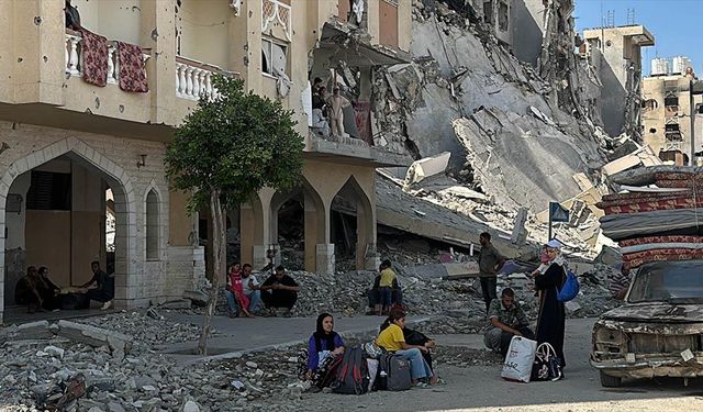 İsrail ordusu, savaşın 310. gününde Gazze Şeridi'ne kara, hava ve denizden saldırılarını sürdürdü