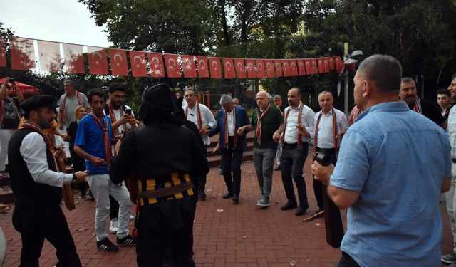 61 Kemençeci Kortej Yürüyüşü Yaptı