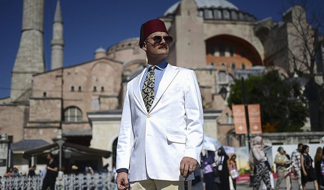 Avrupa'da Doğan Türk Genci Osmanlı'nın Giyim Tarzını Yaşatmak İstiyor