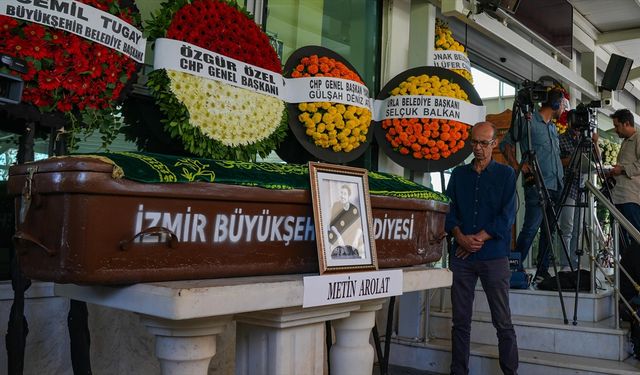 Şarkıcı Metin Arolat, Son Yolculuğuna Uğurlandı