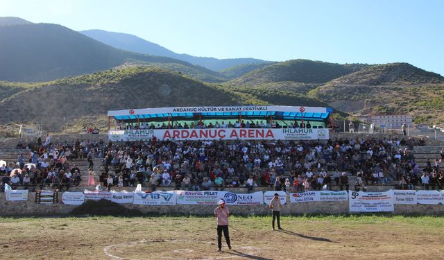 Festival Tamamlandı: Baş Boğa Maral