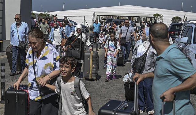 Lübnan'dan Türk vatandaşlarının Deniz Yoluyla Tahliyesi Başladı