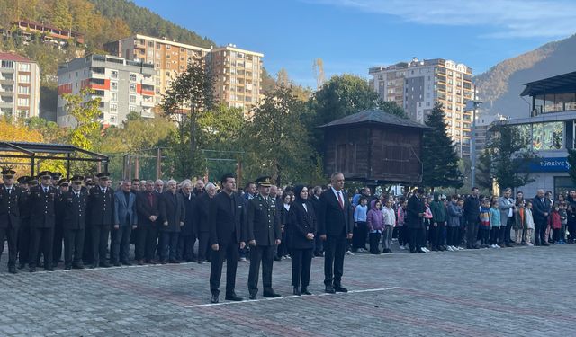 10 Kasım Çelenk Sunma Töreni Yapıldı