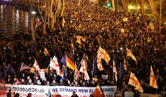 Gürcistan'daki AB yanlısı protestoda, parlamento seçimlerinin yenilenmesi talebiyle yürüyüş yapıldı