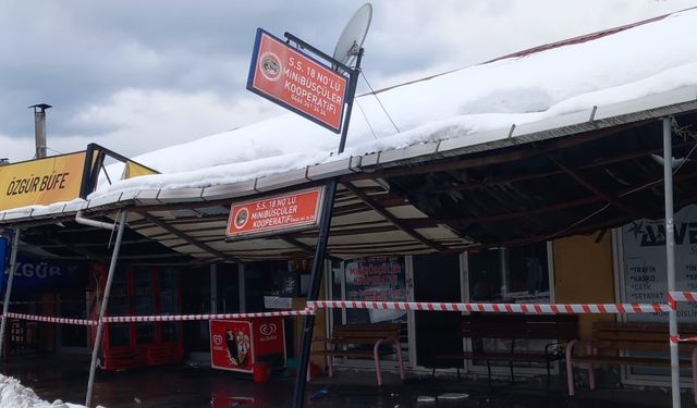 Yoğun Kar Yağışı Maddi Hasara Yol Açtı