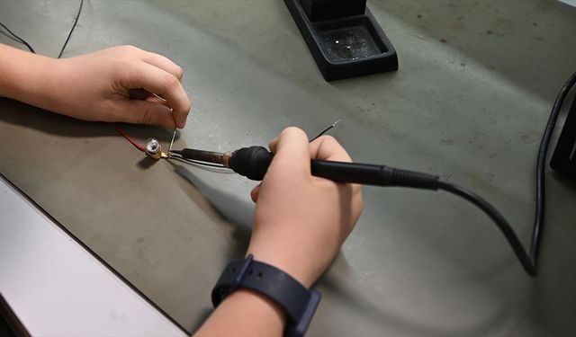 Gençler "Milli Teknoloji Atölyeleri"nde Uygulamalı Eğitim Alacak