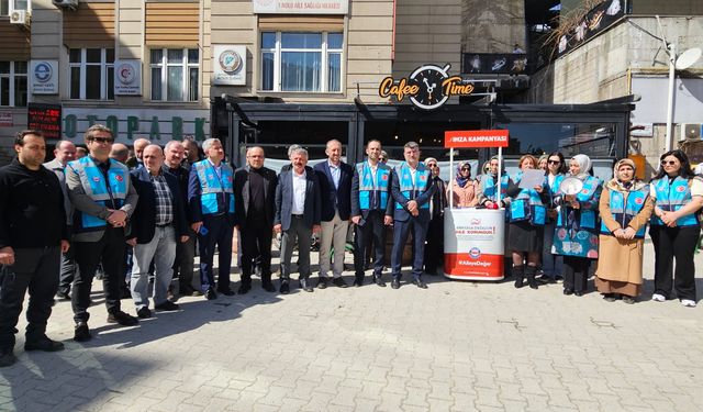 "Anayasa Değişsin, Aile Korunsun"