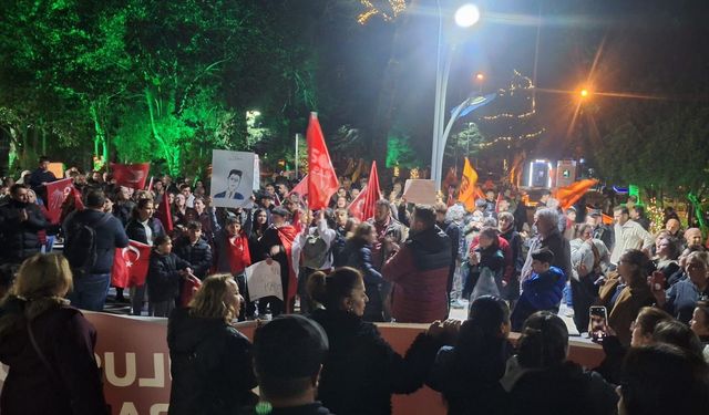 Hopa'da İmamoğlu'na Destek Yürüyüşü