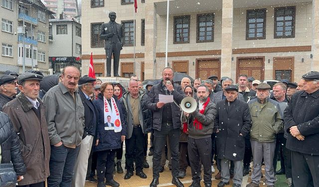 Gözaltına Alınmasına Tepki Gösterdi