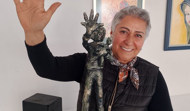 “Kadına Şiddete Hayır” Sergisinde Eserini Sergiledi