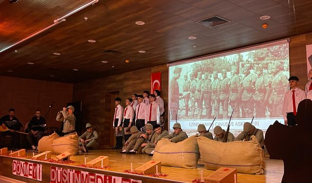 Öğrenciler 110. Yılda Şehitleri Andı