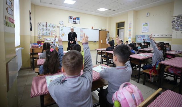Okullarda Ara Tatil Sonrası İlk Ders Zili Çaldı