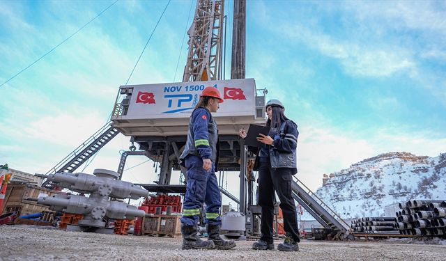 Petrol Fiyatlarındaki Gerilemenin Türkiye'nin Enerji Faturasını Hafifleteceği Öngörülüyor