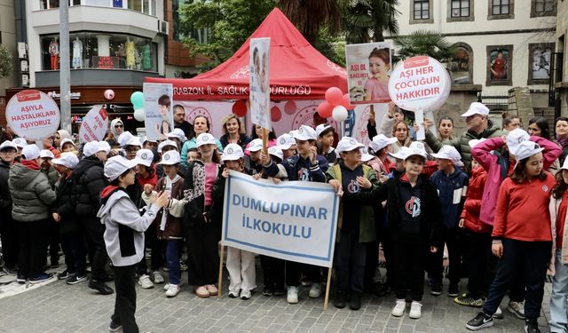 Trabzon'da Aşı Haftası Etkinlikleri Kapsamında Yürüyüş Gerçekleştirildi