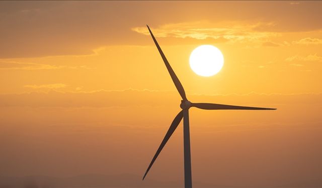 Türkiye'nin Elektrik Üretiminde Rüzgar ve Güneş, Yerli Kömürü "Kalıcı Şekilde" Geride Bıraktı
