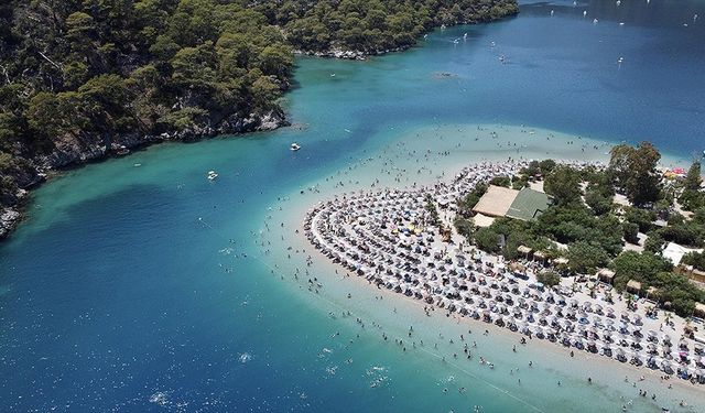 Türkiye'nin Turizm Geliri Yılın İkinci Çeyreğinde Yıllık Bazda Yüzde 11,8 Arttı