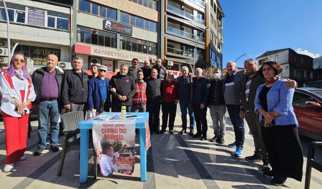 Borçka’daki İmza Kampanyasına Ziyaret