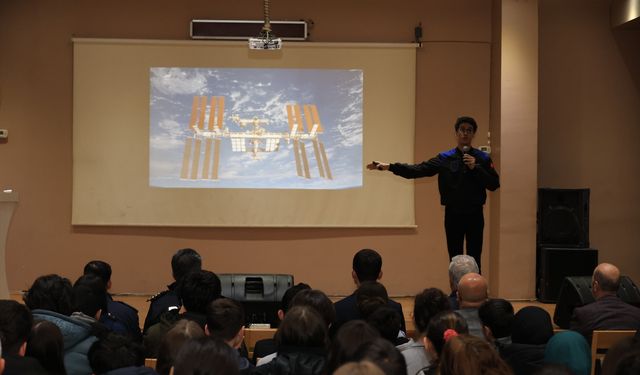 Astronot Atasever Arhavi’de Öğrencilerle Buluştu