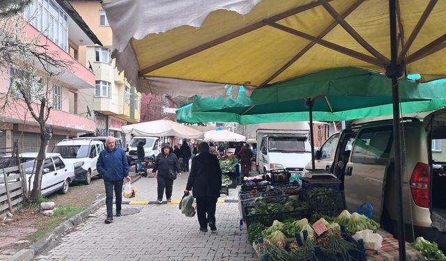 Şavşat’ta Pazar Tezgahları Boş Kaldı